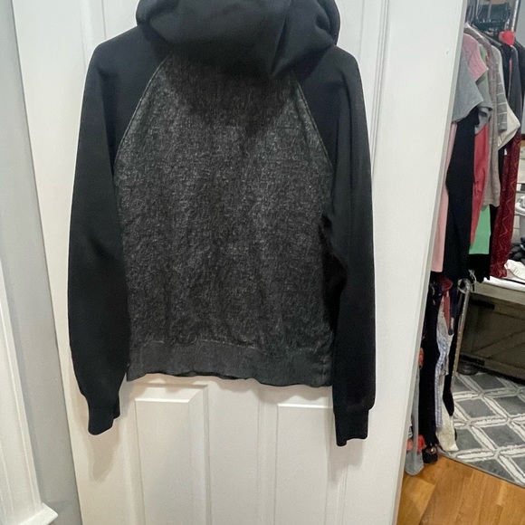 Billabong Gray and Black Lightweight Jacket - Picture 14 of 15